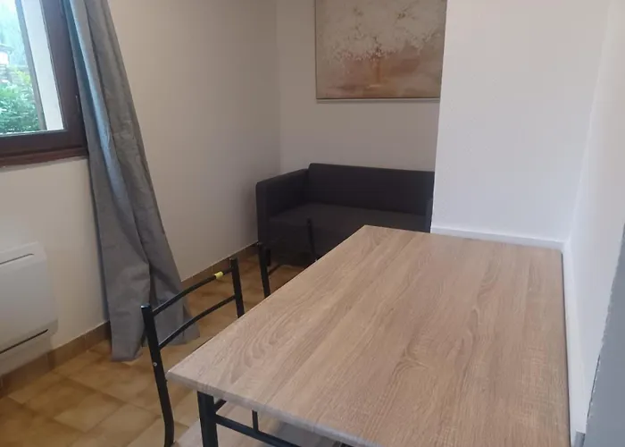 Semesterbostad Les Papillons Maison 8 - 2 Pers Calviac-en-Perigord